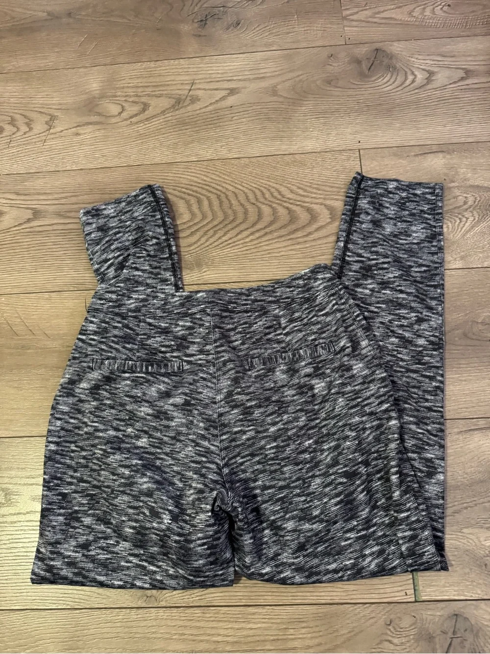 Lululemon Women’s Black & White Heathered Jogger Pants Size 4 Inseam 27”